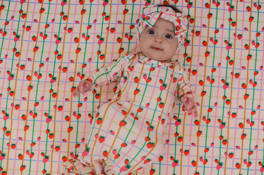 Berry Patch (Strawberries) Knotted Infant Gown: 0-3 mo