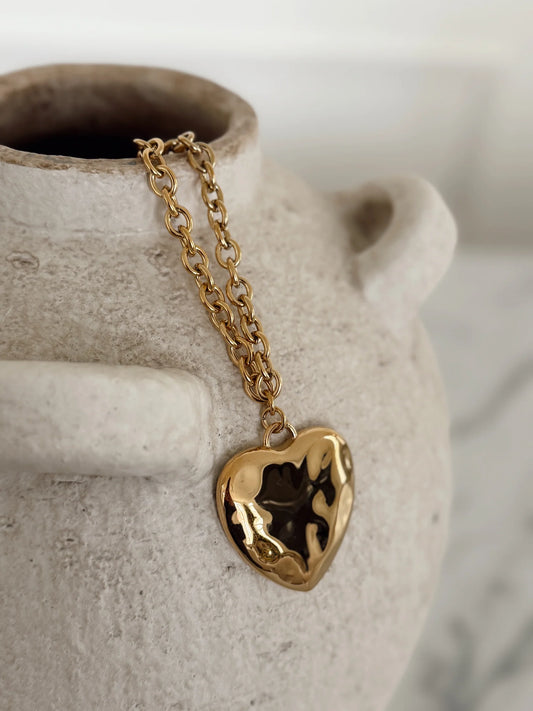 LOLA NECKLACE