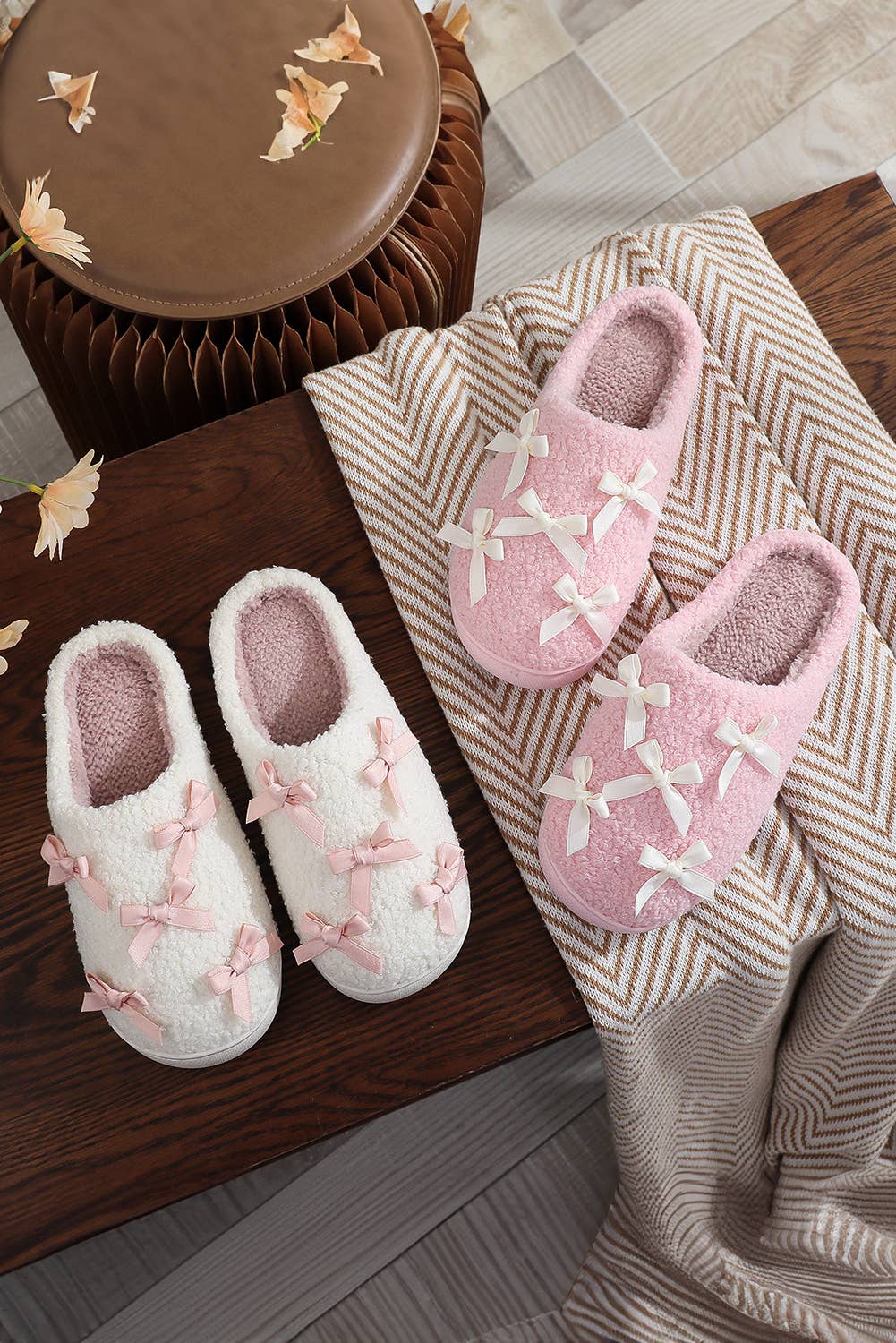 Bow Knot Trim Plush Slippers | US8 (CN39)