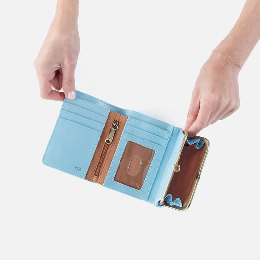 Robin Compact Wallet In Polished Leather - Stratosphere