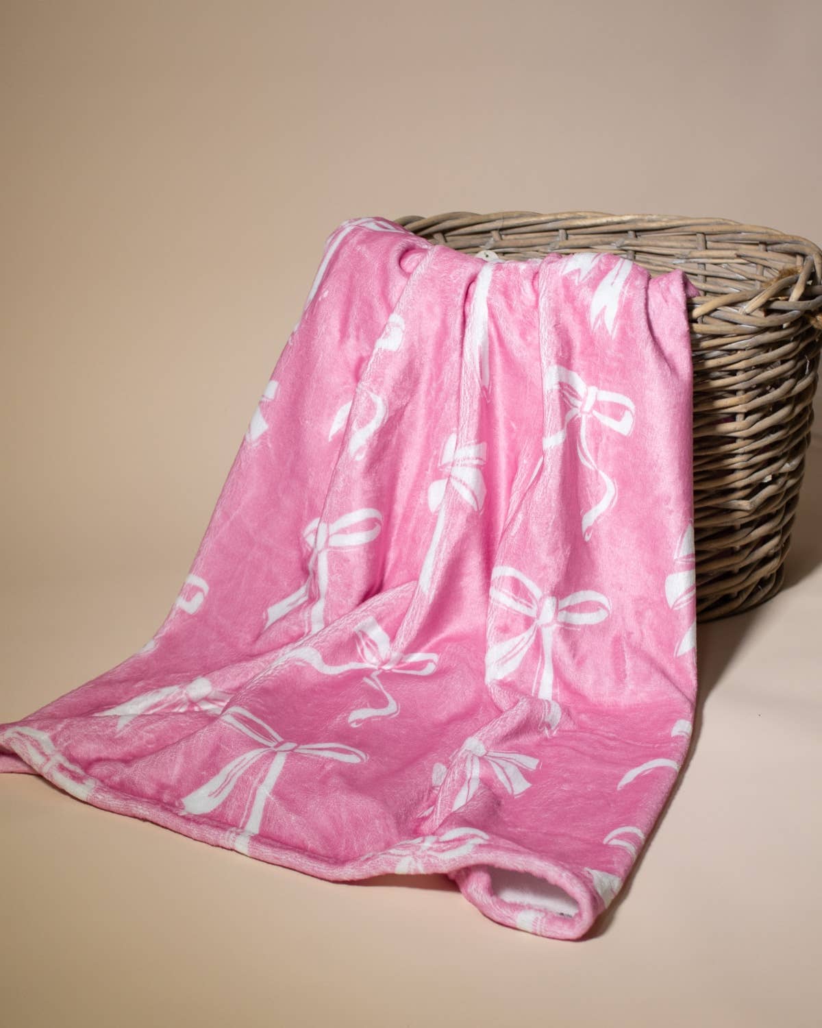Hannah Bow Throw - Pink