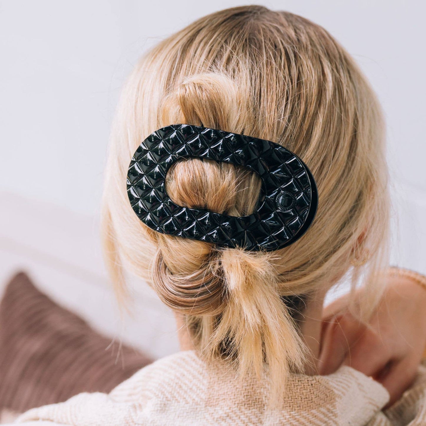 Flat Round Hair Clip | Jet Black Quilted