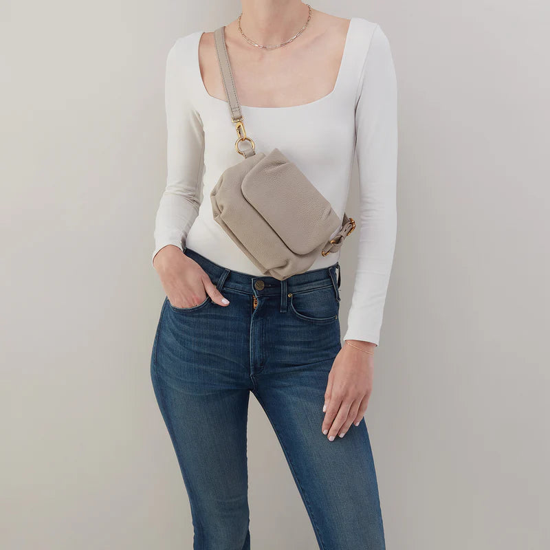 Harley Crossbody in Pebbled Leather - Taupe